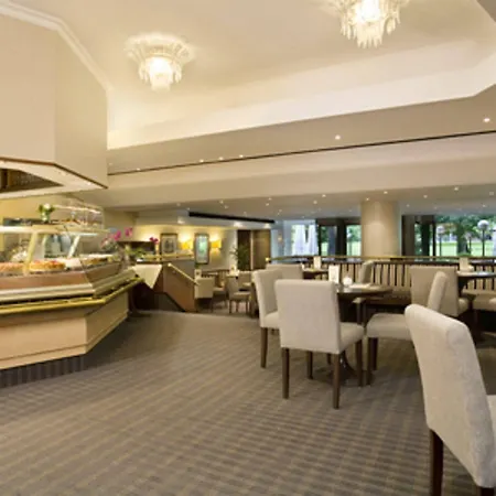 Althoff Am Schlossgarten 5*