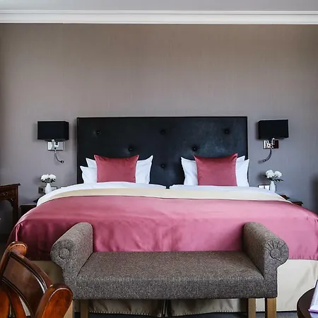 ホテル Althoff Am Schlossgarten 5*