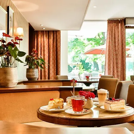 Althoff Am Schlossgarten Hotel 5*